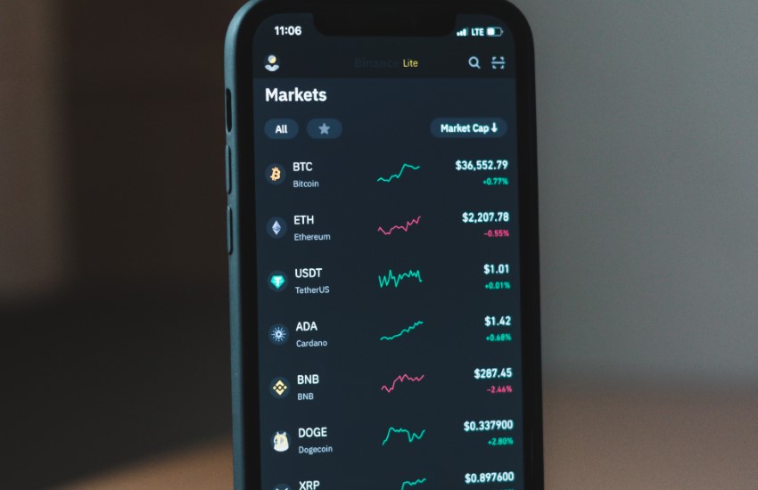 The Pros and Cons of Day Trading Cryptocurrencies