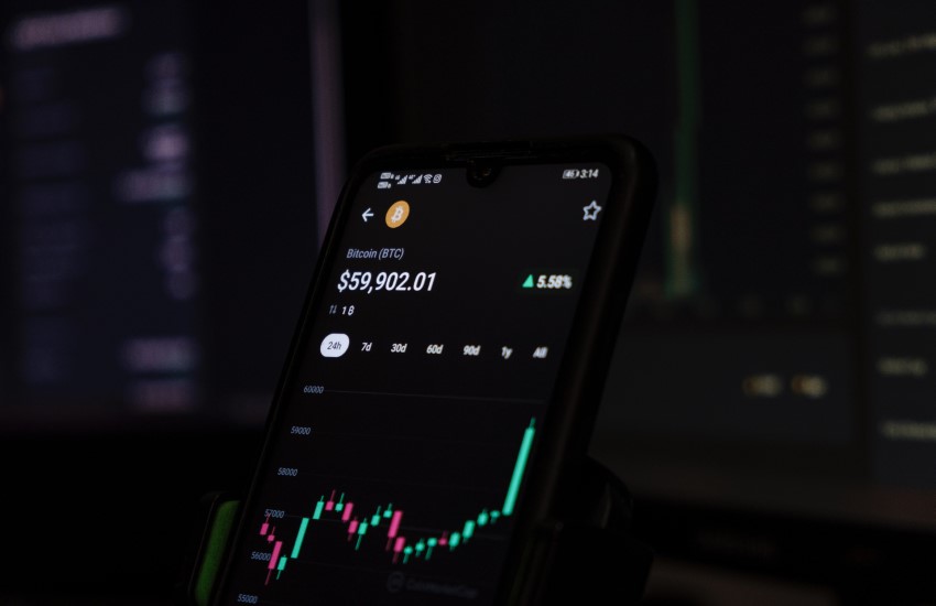 BTC Surges Past $38,000 Following SEC's Postponement of Spot ETF Verdict